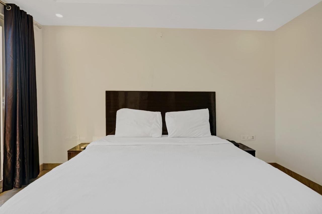 Super Townhouse Tipsyy Near Bestech Central Square Mall 古尔冈 外观 照片