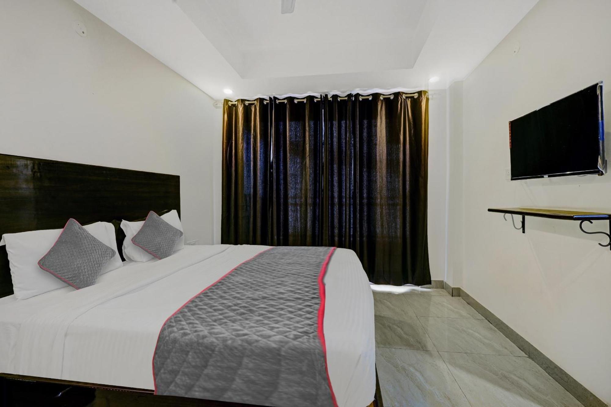 Super Townhouse Tipsyy Near Bestech Central Square Mall 古尔冈 外观 照片