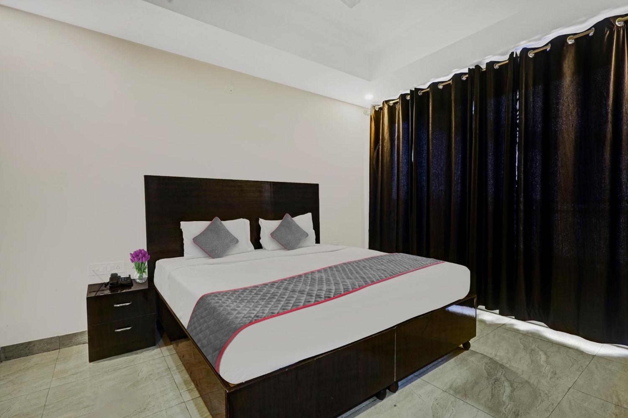 Super Townhouse Tipsyy Near Bestech Central Square Mall 古尔冈 外观 照片