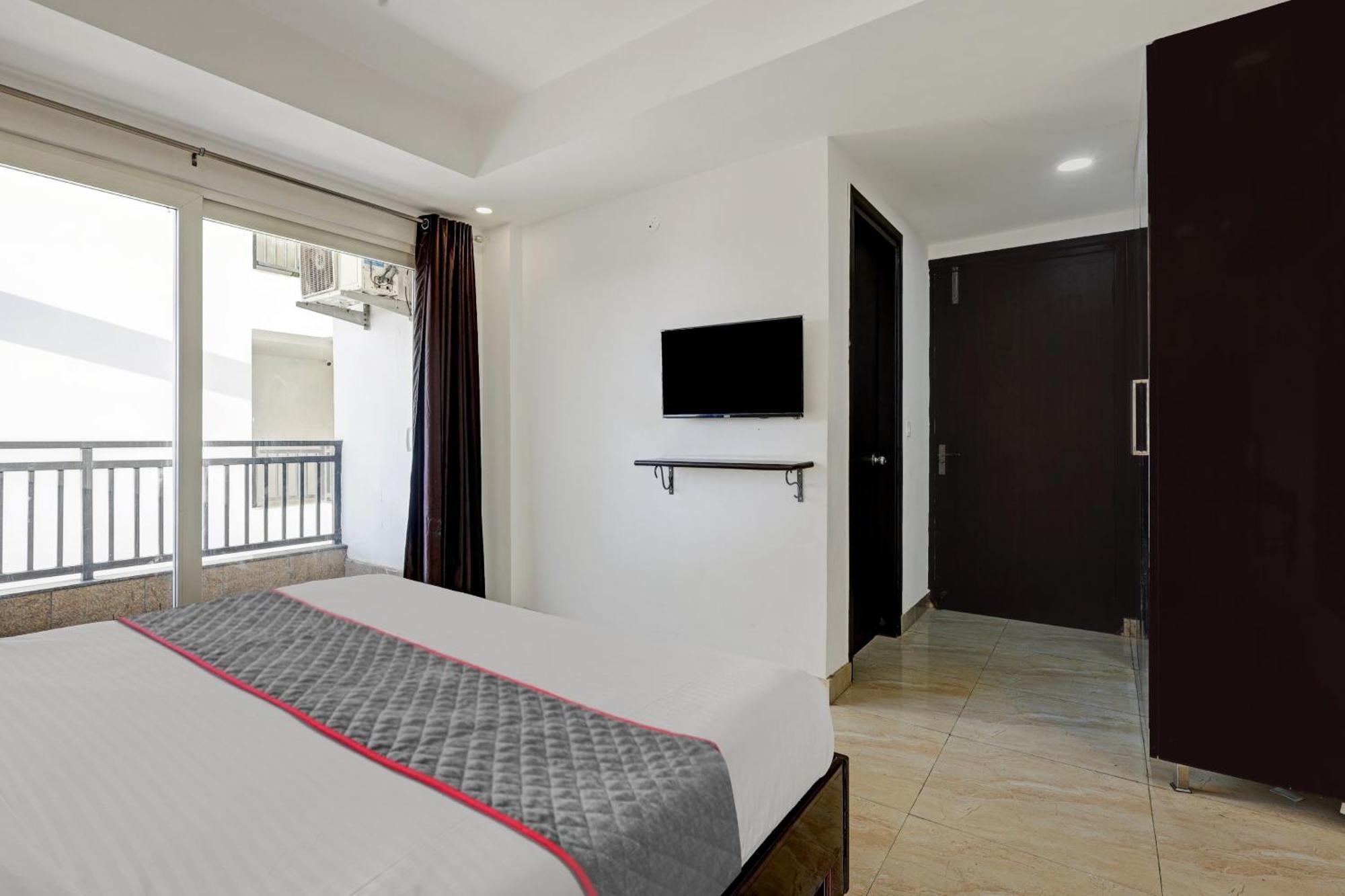 Super Townhouse Tipsyy Near Bestech Central Square Mall 古尔冈 外观 照片