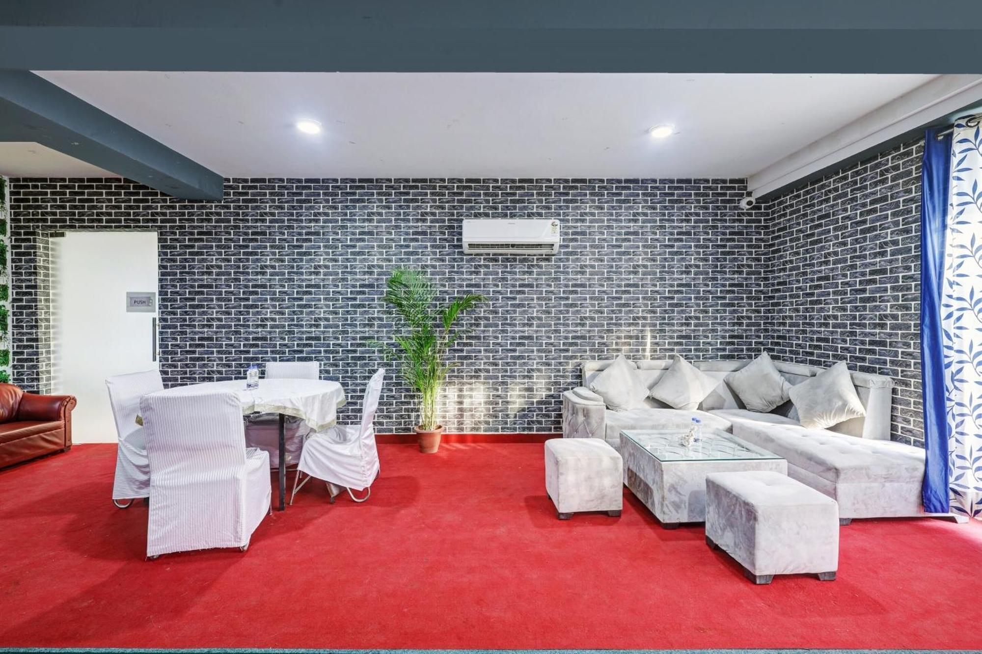 Super Townhouse Tipsyy Near Bestech Central Square Mall 古尔冈 外观 照片