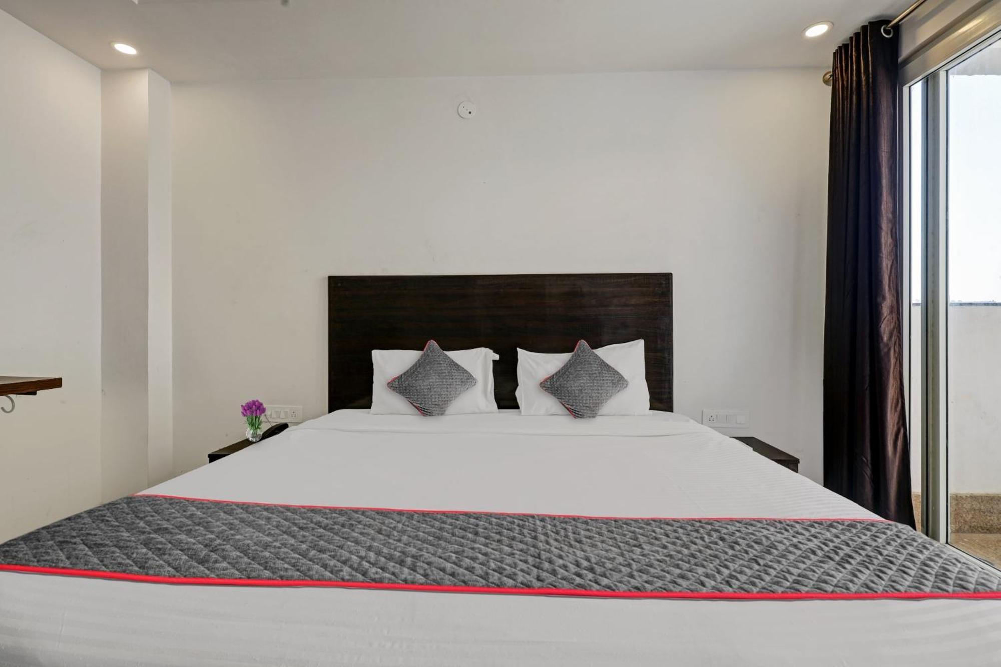 Super Townhouse Tipsyy Near Bestech Central Square Mall 古尔冈 外观 照片
