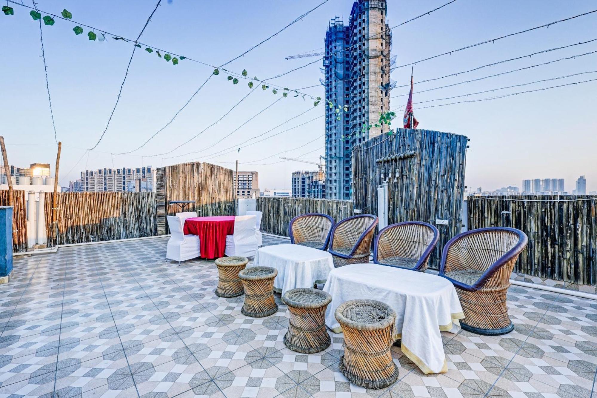 Super Townhouse Tipsyy Near Bestech Central Square Mall 古尔冈 外观 照片